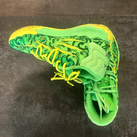 LaMelo Ball Basketball shoes - Picture 1 of 5